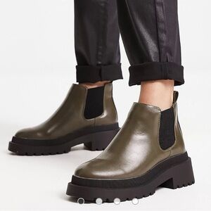 NWT River Island size 9 low ankle chelsea boots in khaki purchased via ASOS